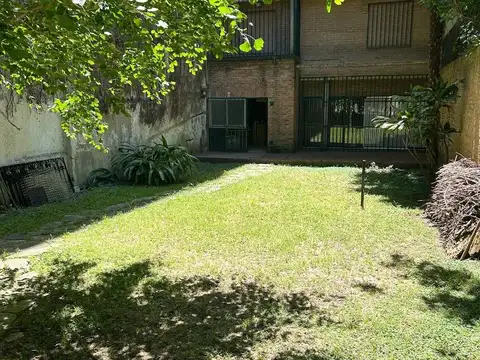 Casa en Alquiler con 1 cochera