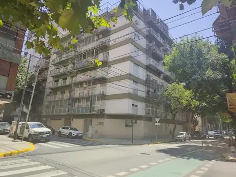 4 AMBIENTES EN ESQUINA SUPER LUMINOSO TODO EXTERNO