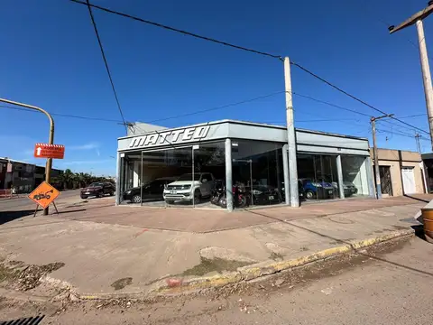 Ruta 21 y Juan B. Justo. Esquina.