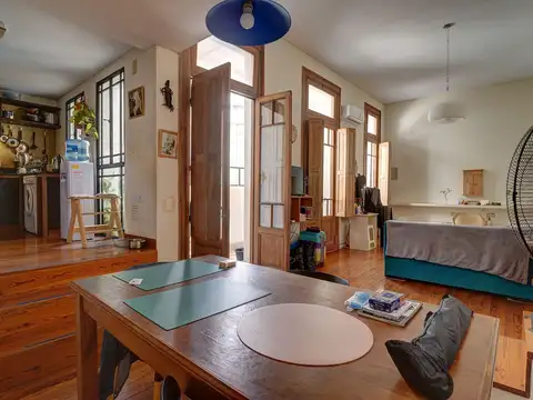 Venta PH 2 ambientes Monserrat San Telmo CABA