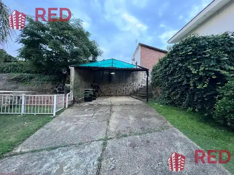 Casa 8 ambientes con 3 baños