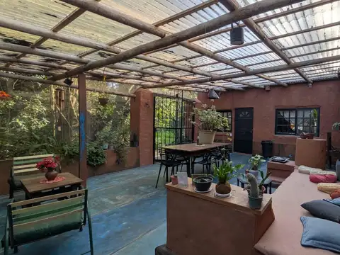 Casa 3 ambientes con 2 baños