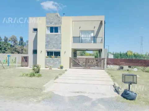 Casa en Venta en Laguna Azul - Canning