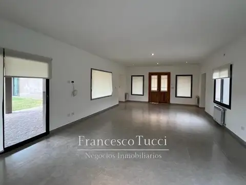 Casa en Venta al Oeste