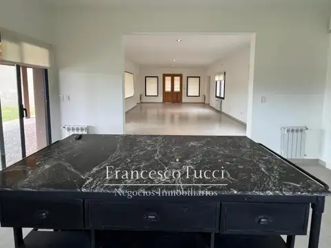 Casa en Venta en Santa Irene, USD 285.000
