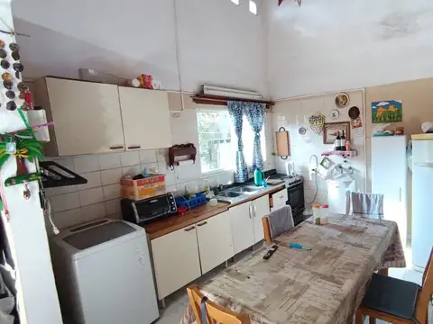Casa 4 ambientes con 1 baño