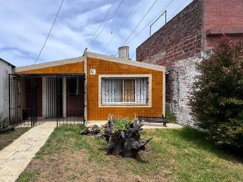 Venta casa 3 amb + dep 2 amb, cochera para 2 autos