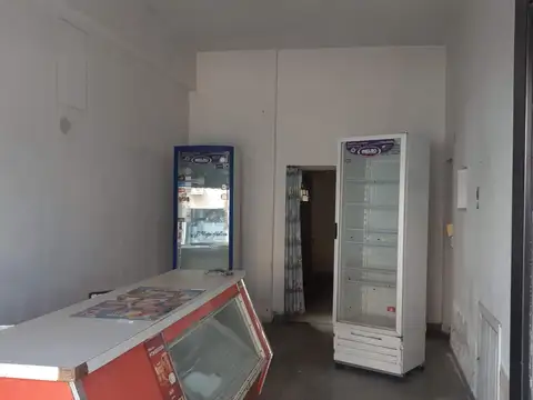 LOCAL MUY BUENA UBICACION