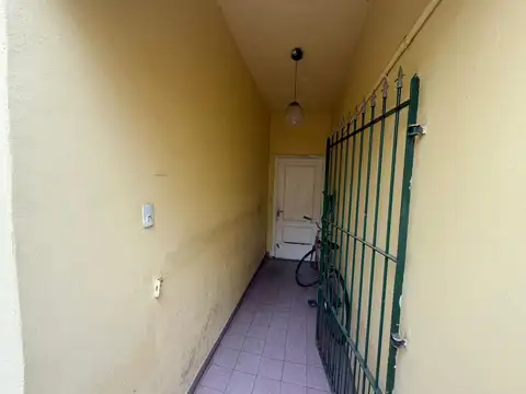 Casa 6 ambientes con 5 baños