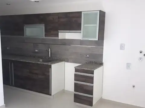 Depto Tipo Casa 4 ambientes con 2 baños
