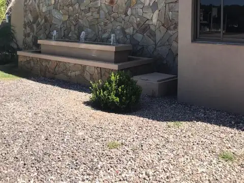 Depto Tipo Casa en Alquiler de 4 ambientes