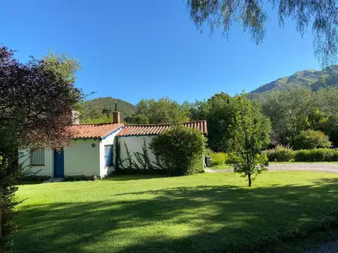 Se Vende En Cruz Chica La Cumbre al lado del rio
