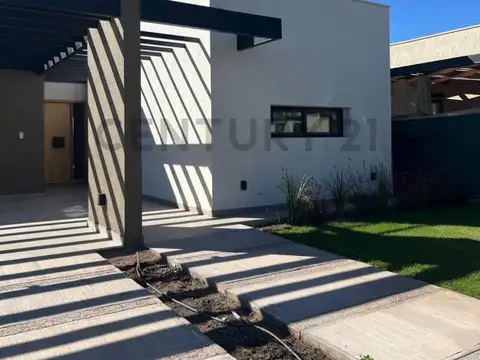 Casa en Venta en Russell, USD 255.000