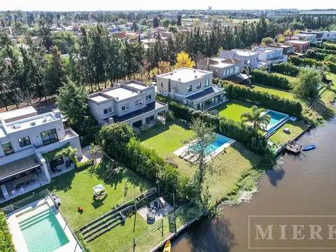 Casa en Venta de 4 dormitorios