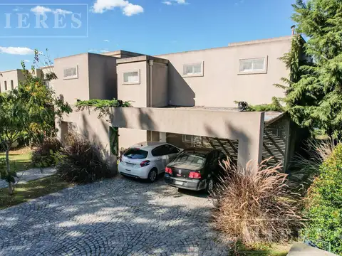 Casa en venta -  Lote a la laguna - La Comarca, Bancalari