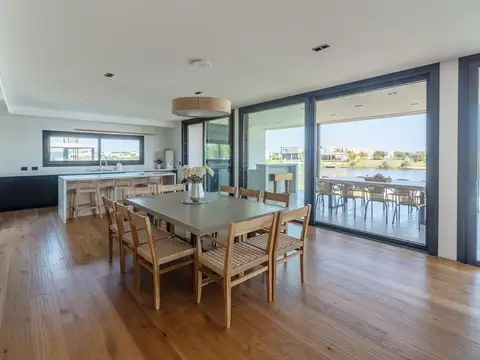 Venta-Casa  4 amb. Vista a la Laguna en El Naudir