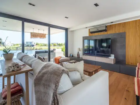 Casa en Venta en Barrio El Cazador, USD 479.000