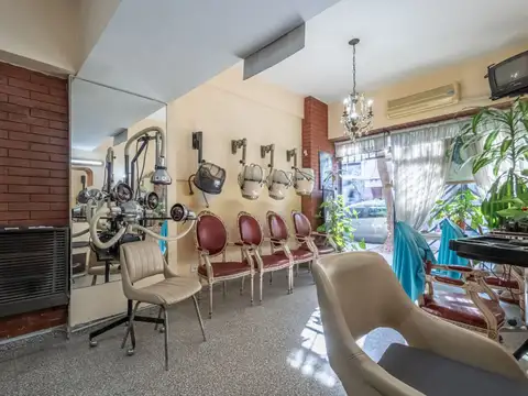 Local en venta - bajas expensas - oportunidad.-