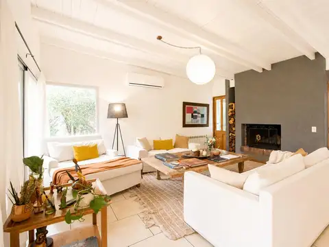 Casa 5 ambientes con 2 baños