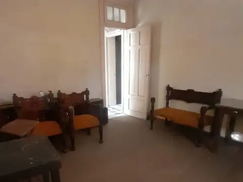 Venta casa a refaccionar 3 de Febrero 3400