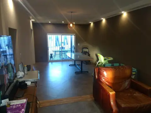 Av Gral Arenales 1000