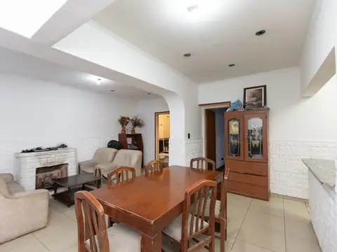 Depto Tipo Casa en Venta 44 años