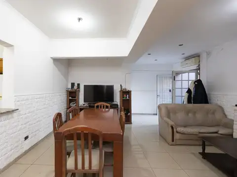 Depto Tipo Casa 3 ambientes con 2 baños