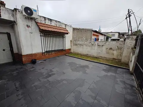 Casa 3 ambientes con 2 baños