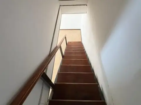 ROLDAN - ZONA CENTRICA. DUPLEX  3 DORMITORIOS .