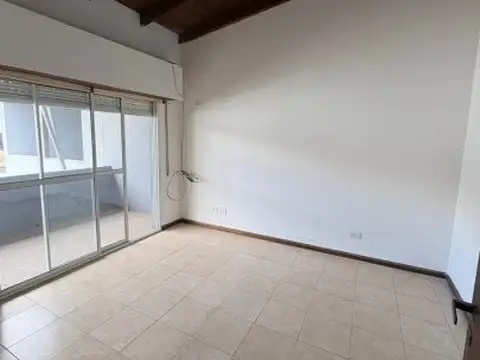 Depto Tipo Casa en Alquiler de 3 ambientes