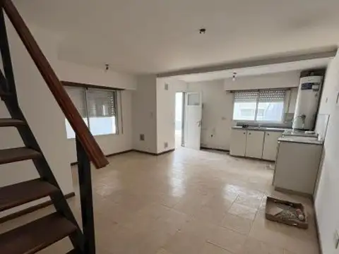Depto Tipo Casa en Alquiler de 3 dormitorios