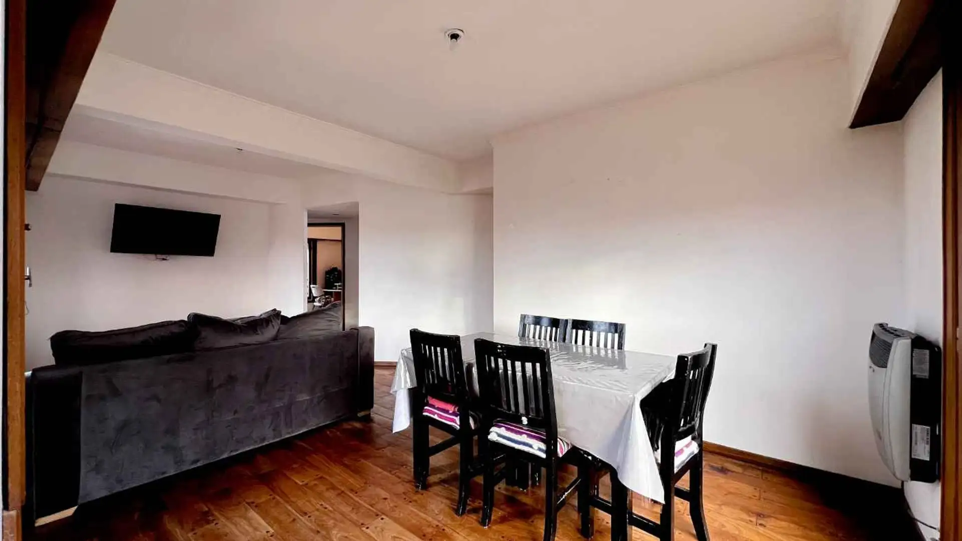 Depto 3 amb al frente, 67m² con dependencia — Centro