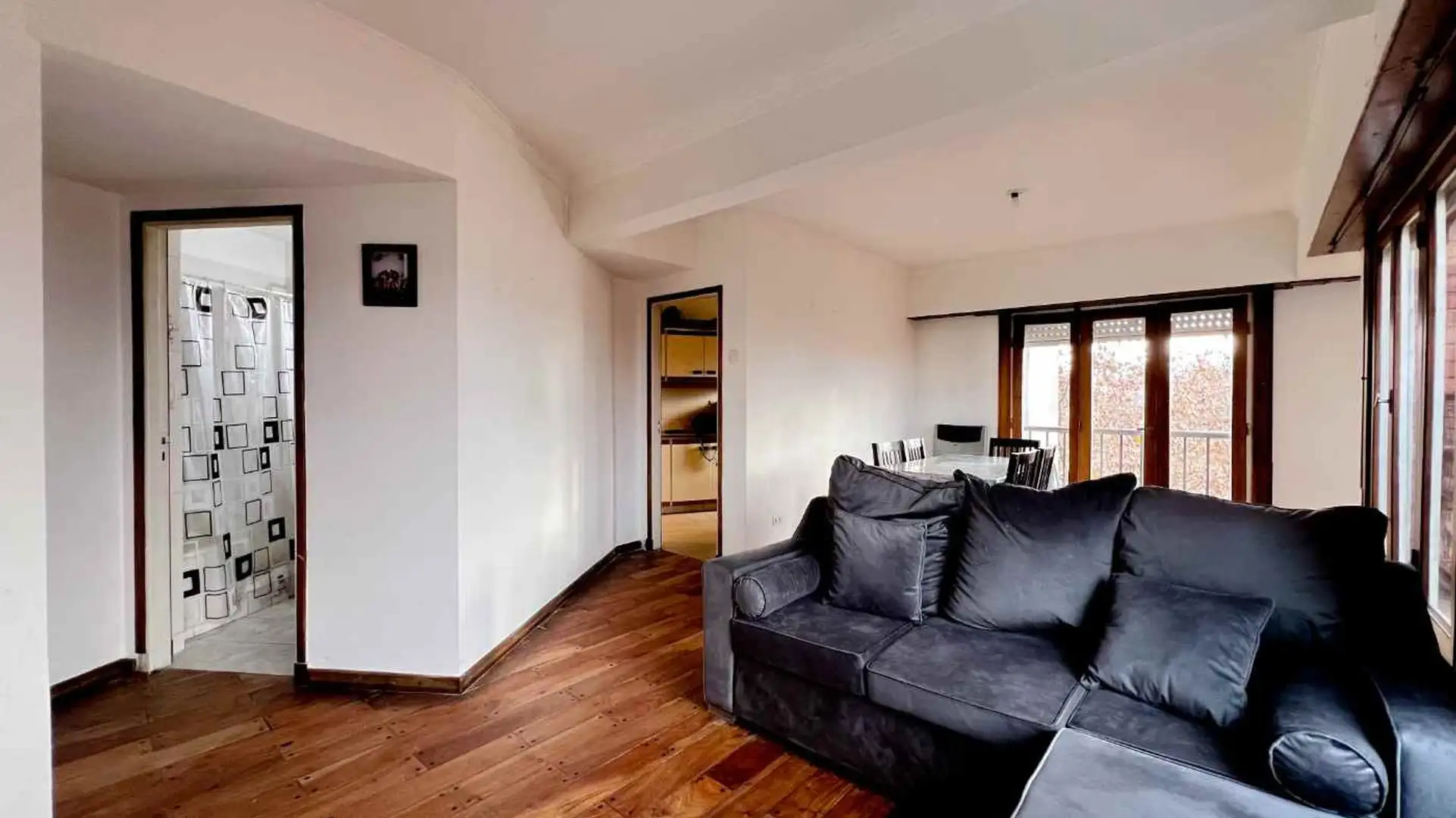 Depto 3 amb al frente, 67m² con dependencia — Centro