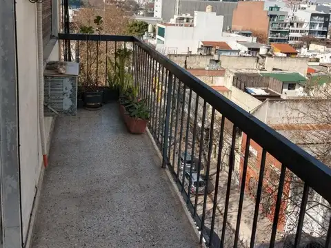 TRES AMBIENTES FRENTE-BALCON EXC. ZONA