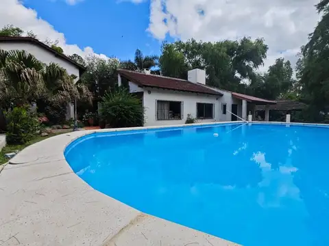 VENTA CASA EN BARRIO CERRAD C.U.B.E FRENTE AL LAGO