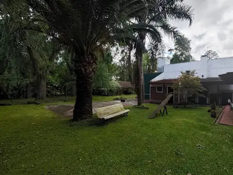 VENTA CASA EN BARRIO CERRAD C.U.B.E FRENTE AL LAGO