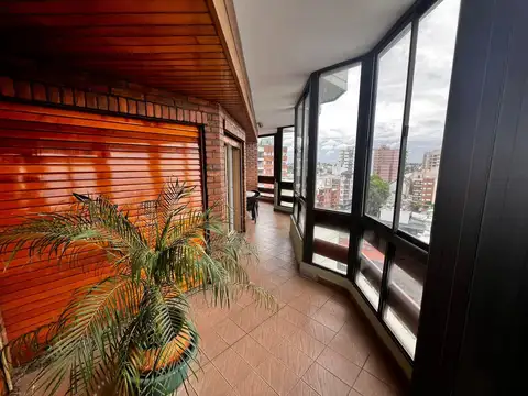 Departamento en Venta de 6 ambientes