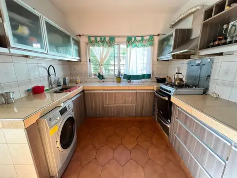 Casa 4 ambientes con 1 baño