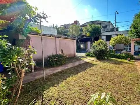 Casa en Ramos Mejia Sur - PERMUTA - OPORTUNIDAD - DPTO- 3 AMBIENTES - LOTE- PARRILLA- PARQUE