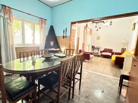 Casa en Ramos Mejia Sur - PERMUTA - OPORTUNIDAD - DPTO- 3 AMBIENTES - LOTE- PARRILLA- PARQUE