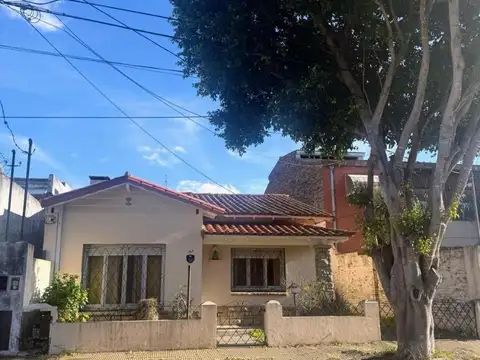 VENTA EN BLOCK CASA AL FTE Y DEPARTAMENTO AL FONDO BIEN UBIC
