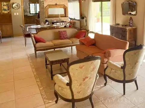 Casa 7 ambientes con 3 baños