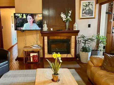Departamento 8 ambientes con 3 baños