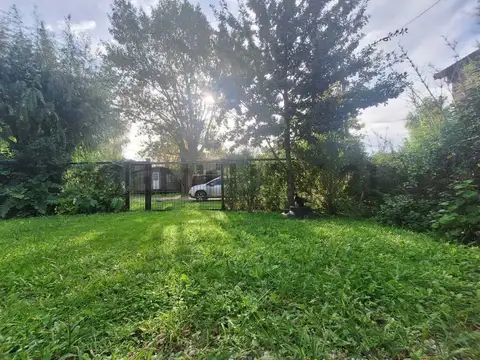 142 entre 1 bis y 3. Casa en Venta Punta Lara.