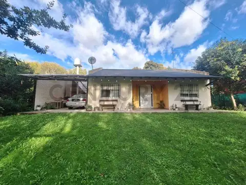 142 entre 1 bis y 3. Casa en Venta Punta Lara.
