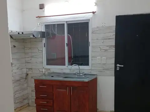 DUPLEX 2 AMBIENTES AL FRENTE COCINA COMEDOR DORMITORIO,  PORCH DE ENTERADA AL FRENTE PATIO LAVADRO