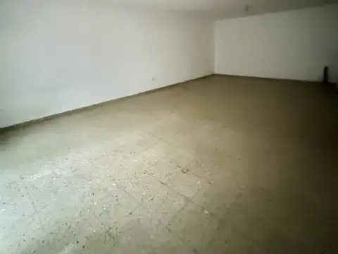 Hipólito Yrigoyen 2000, Piso 1