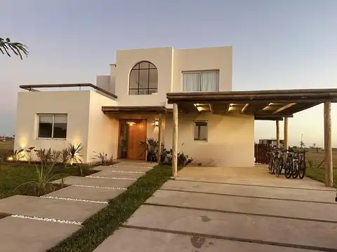 Casa en venta, barrio Amarras Puertos del Lago