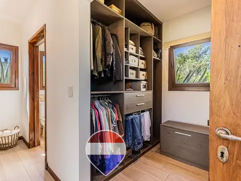 Casa 4 ambientes con 4 baños