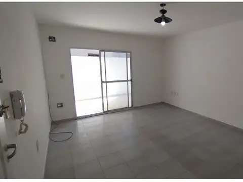 EN VENTA HERMOSO MONOAMBIENTE EN MORON